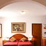 Predio Son Serra 4*