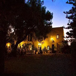 Predio Son Serra 酒店